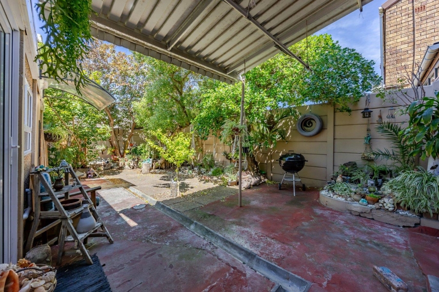 4 Bedroom Property for Sale in Kirstenhof Western Cape